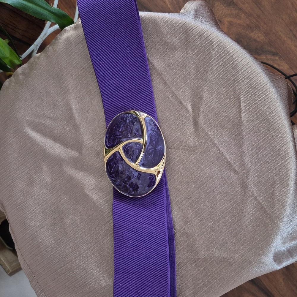Vintage 80s enamel buckle belt